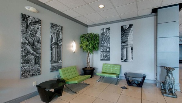 Holiday Inn At the Campus image 4